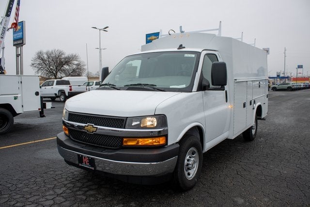2024 Chevrolet Express Cutaway 3500 1WT