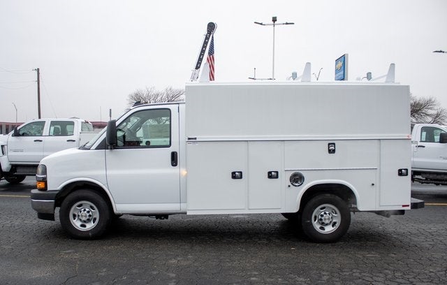 2024 Chevrolet Express Cutaway 3500 1WT