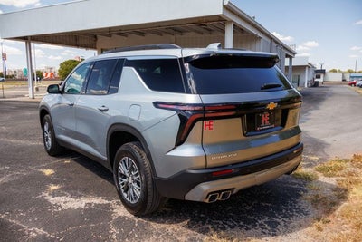 2024 Chevrolet Traverse LT