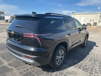 2025 Chevrolet Traverse LT