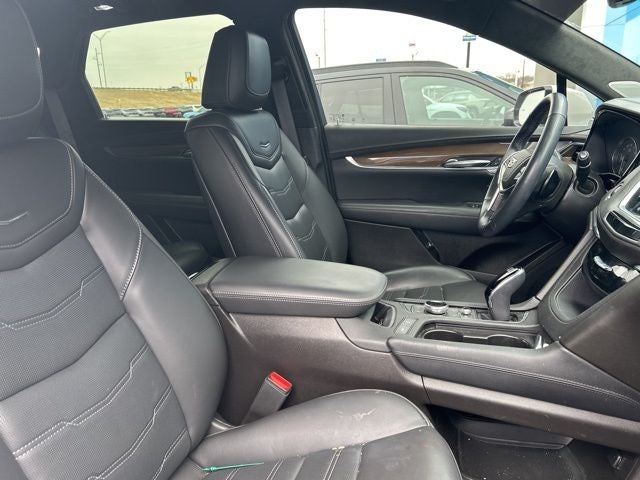 2022 Cadillac XT5 Premium Luxury