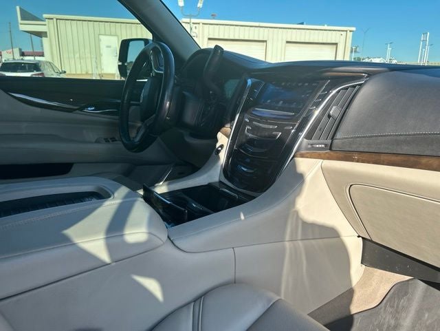 2018 Cadillac Escalade Luxury