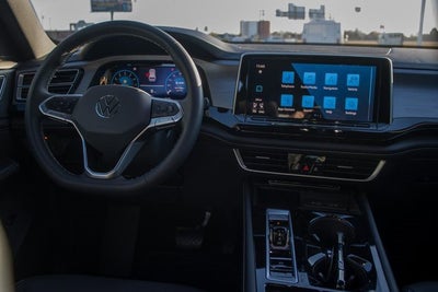 2024 Volkswagen Atlas Cross Sport 2.0T SE w/Technology