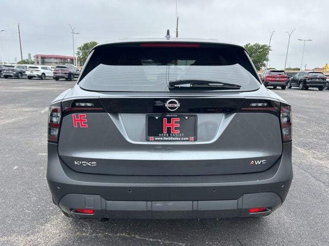 2025 Nissan Kicks S