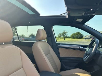 2023 Volkswagen Tiguan SE R-Line Black