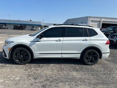 2023 Volkswagen Tiguan SE R-Line Black
