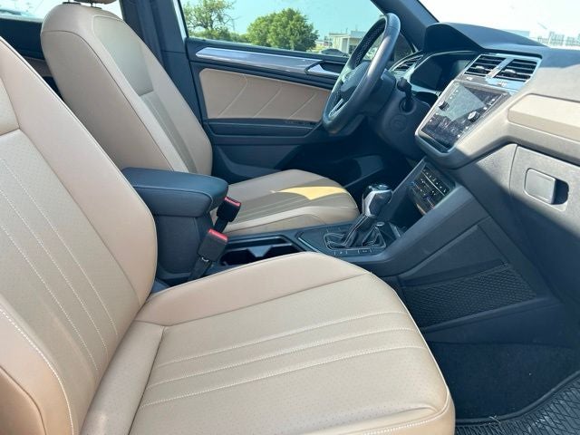 2023 Volkswagen Tiguan SE R-Line Black