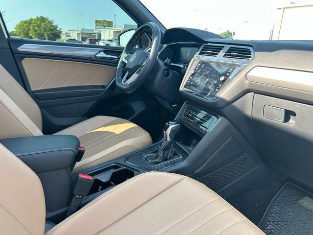 2023 Volkswagen Tiguan SE R-Line Black