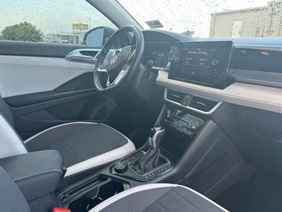 2025 Volkswagen Taos SE