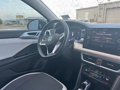 2025 Volkswagen Taos SE