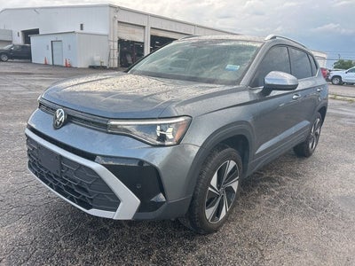 2025 Volkswagen Taos SE