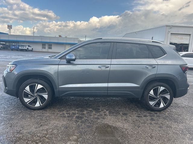 2025 Volkswagen Taos SE