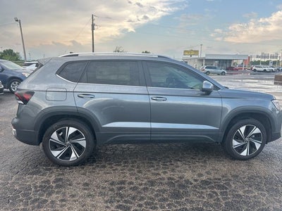 2025 Volkswagen Taos SE