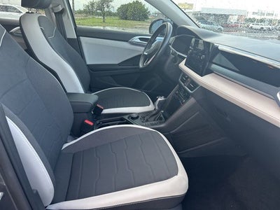 2025 Volkswagen Taos SE