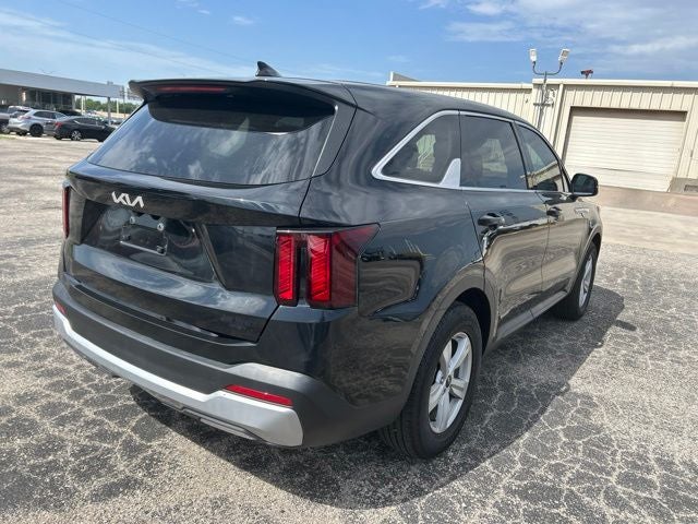 2025 Kia Sorento LX