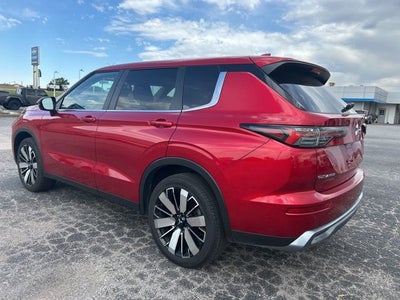2025 Mitsubishi Outlander SE