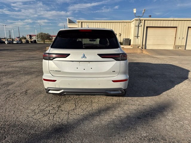 2025 Mitsubishi Outlander SE