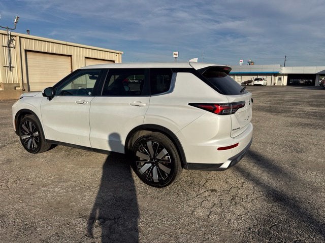 2025 Mitsubishi Outlander SE
