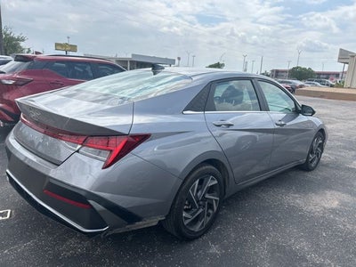 2025 Hyundai Elantra SEL Convenience