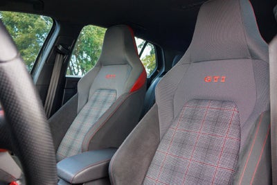 2023 Volkswagen Golf GTI 40th Anniversary Edition