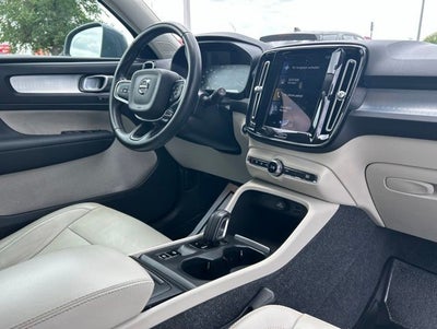 2021 Volvo XC40 Momentum