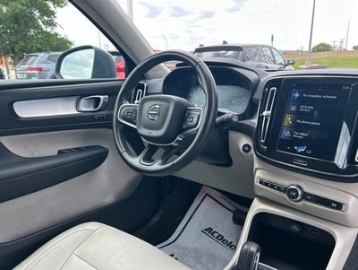 2021 Volvo XC40 Momentum