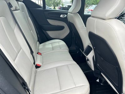 2021 Volvo XC40 Momentum