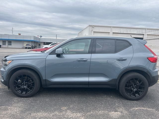 2021 Volvo XC40 Momentum